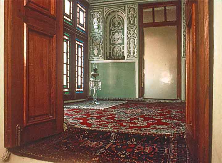 Файл:House of the Bab in Shiraz, before demolition 08.jpg